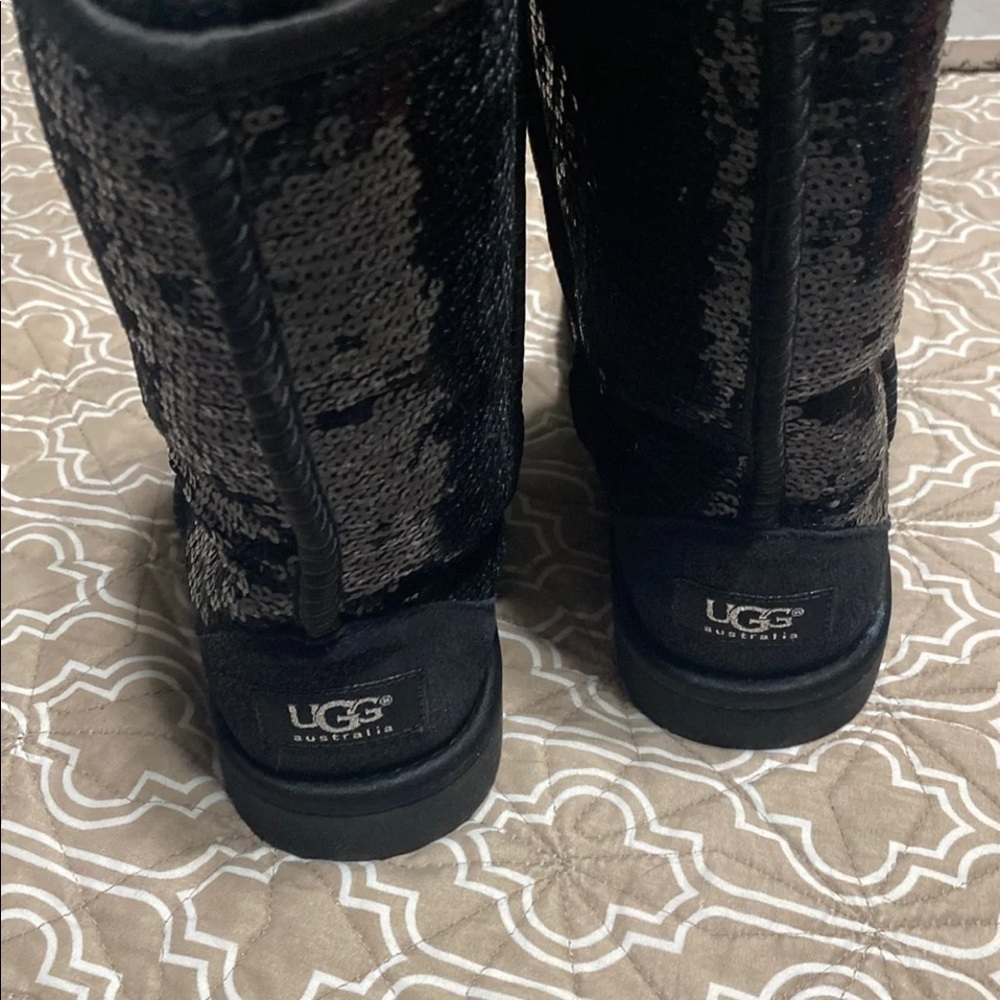 Sequins Ugg - image 2